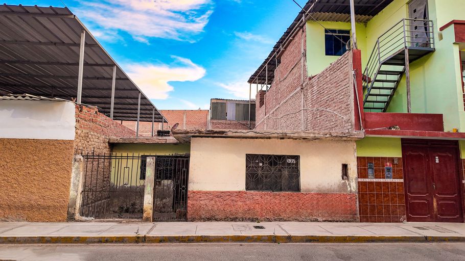 INVIERTE EN TU FUTURO: Terreno con Ubicación Privilegiada en Calle Molles - Foto 2